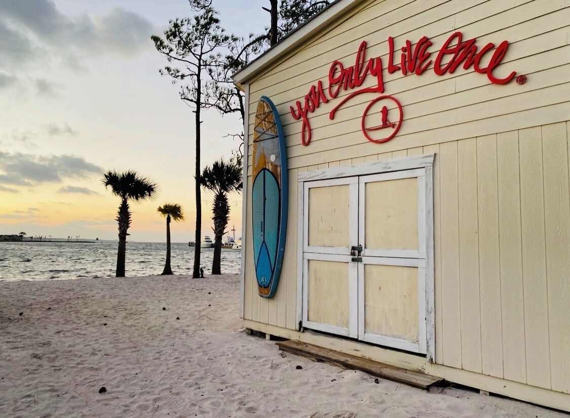 Una spiaggia nelle vicinanze