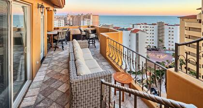 Casa de Bella Paz, Peaceful 3 Bedroom Oceanview Penthouse at Bella Sirena