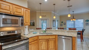 Fridge, oven, stovetop, dishwasher