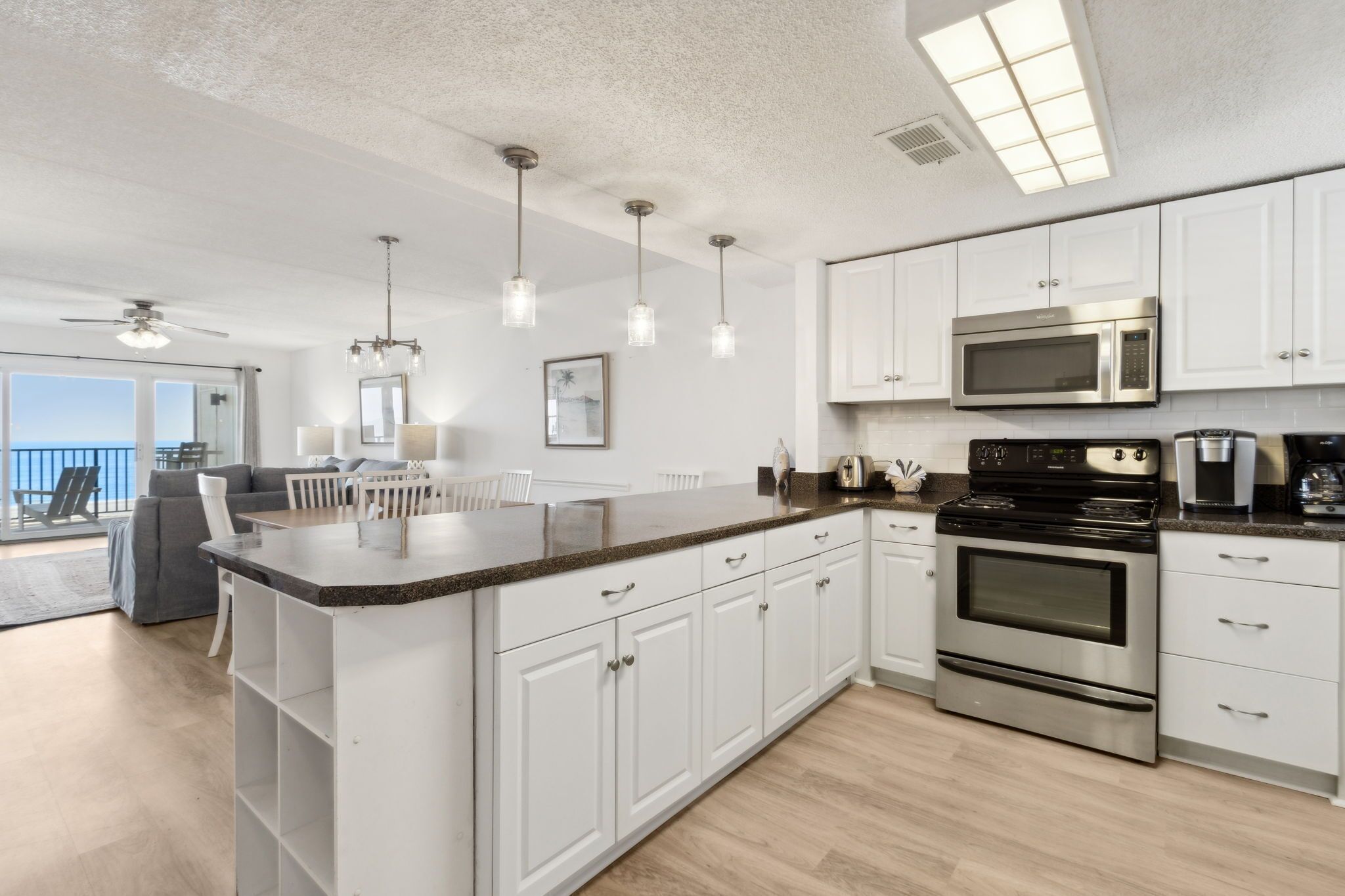 冰箱、微波炉、烤箱、炉灶