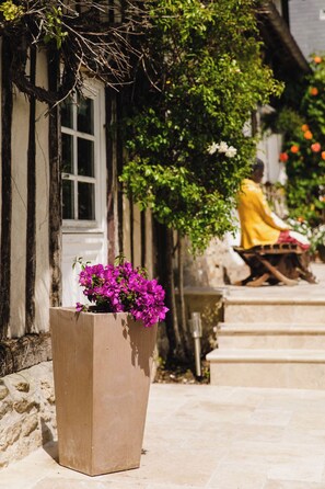 Property grounds - La Mamana - Deauville charming house, 5mn from Deauville center- Swimming pool-Tennis (Bonneville-sur-Touques)