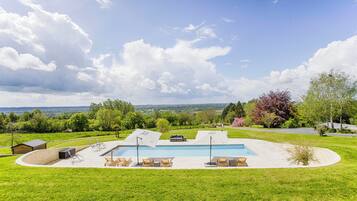 Piscine extérieure, piscine chauffée
