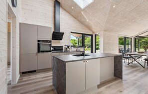 Fridge, dishwasher, coffee/tea maker