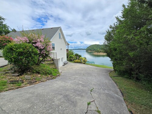 Dock, Pavilion, Lakefront, Angel Cove Hideaway