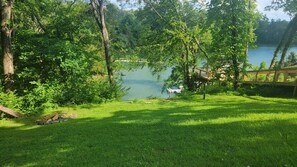 Property grounds - 20% Off in 2025 Dock, Pavilion, Hot Tub, Kayaks, Lakefront- Blue Heron Landing (Dandridge)