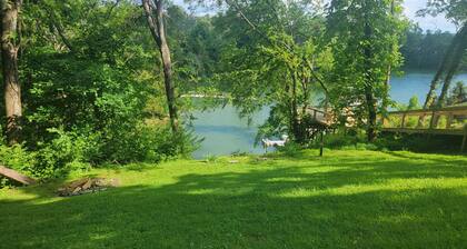 20% OFF Dock, Pavilion, Hot Tub, Kayaks, Lakefront- Blue Heron Landing