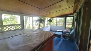4 bedrooms, free WiFi, bed sheets - 20% Off in 2025 Dock, Pavilion, Hot Tub, Kayaks, Lakefront- Blue Heron Landing (Dandridge)