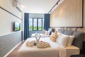 Family Room | Desk, free WiFi, bed sheets - The Bagan Suite  (Butterworth)