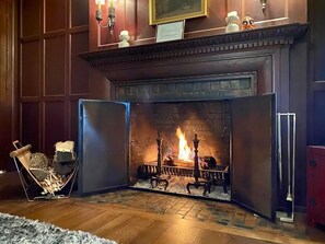 Interior - LUXE Manor with Modern, Elegant Vibes (Sheboygan)