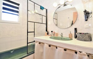 Badewanne, Haartrockner