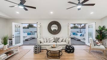 TV, fireplace, ping pong