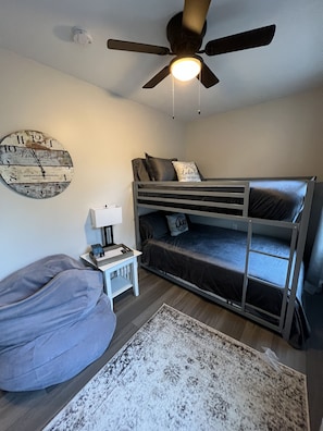 2 bedrooms, in-room safe, iron/ironing board, free WiFi