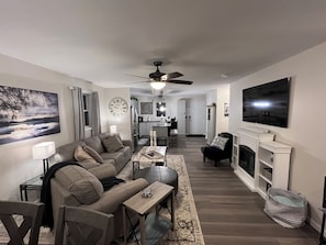 Smart TV, fireplace