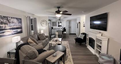 Laketime Cottage Lake Milton OH. Wifi, Smart TVs fireplace, bikes, paddle board.