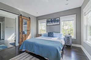 3 bedrooms, iron/ironing board, WiFi, bed sheets - Sleeps 14 • East Nash • 8 Min to Broadway • Groups (Nashville)