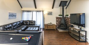 Smart TV, fireplace, video games, ping pong