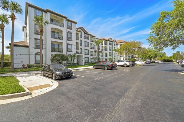 Unclassified image, 1 of 90, button