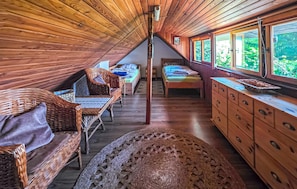 Travel cot, bed sheets