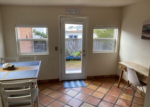 Dining - Beach House, 1 block to beach, walk to town, great outdoor space (Cayucos)