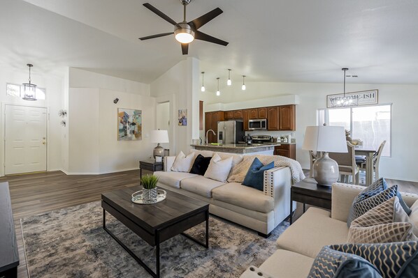 智能電視、電子遊戲