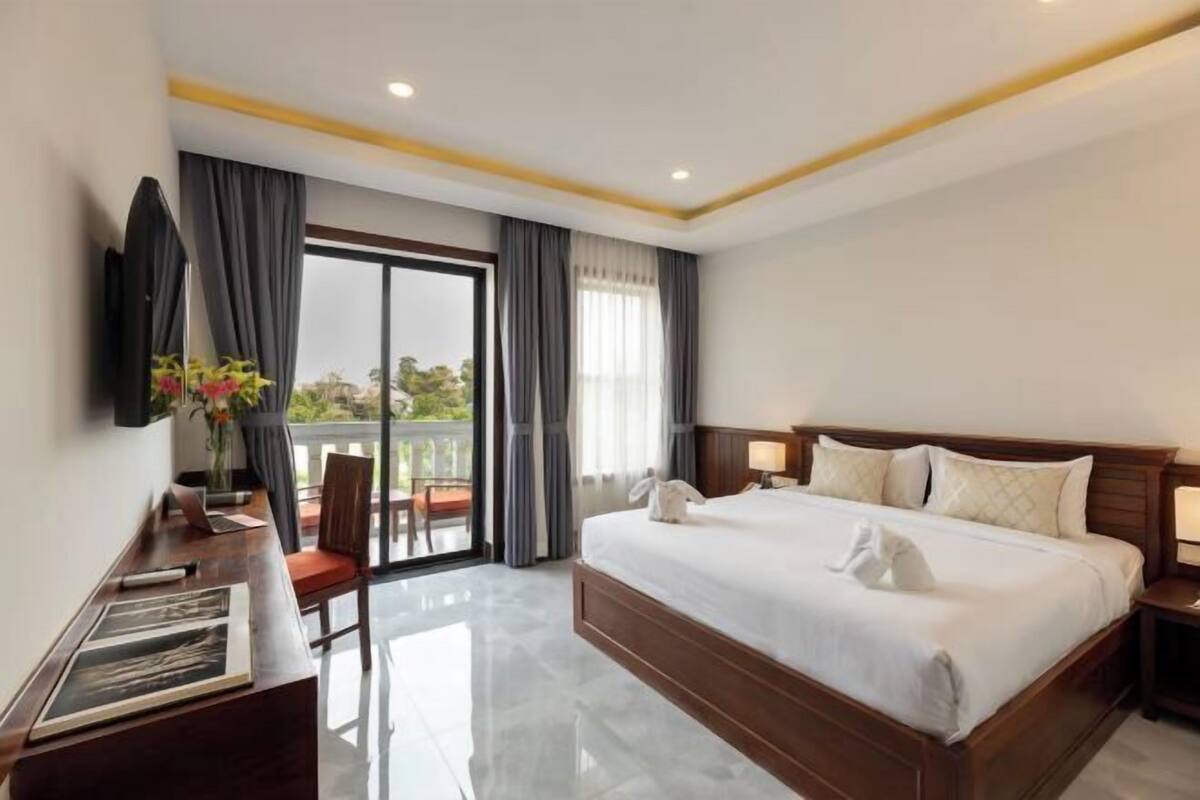 Egyptian cotton sheets, premium bedding, memory foam beds, in-room safe