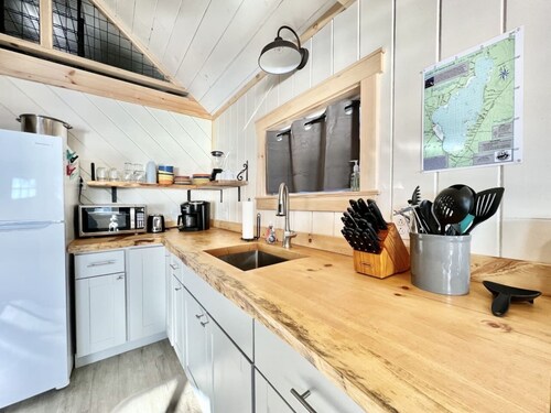 The Hideout Cabin | Steps to the Beach