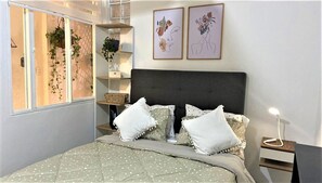 Superior Apartment, 1 Bedroom | Premium bedding, down comforters, individually decorated - Mercanti Apts Caney (Cali)