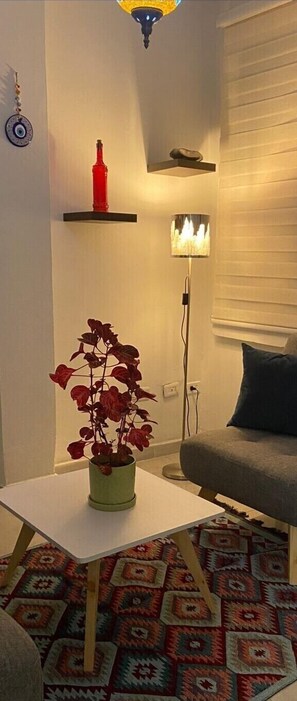 슈피리어 아파트, 침실 1개 | 거실 공간 | 위성 채널 시청이 가능한 40인치 TV