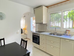 Refrigerador, microondas, horno, lavavajillas