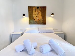 1 soverom, strykejern/-brett, wi-fi (inkludert) og sengetøy