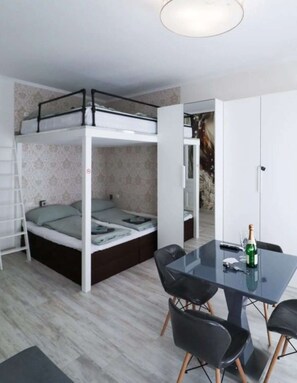 1 bedroom, desk, iron/ironing board, WiFi