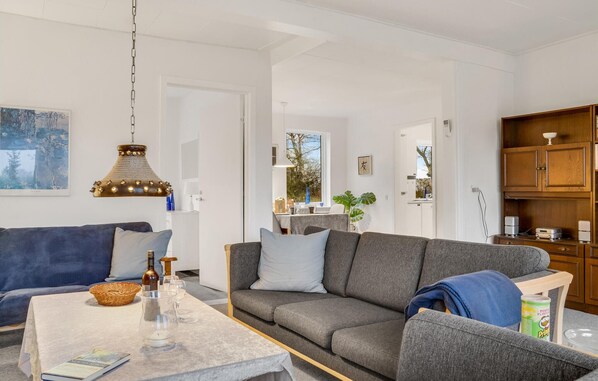 Smart TV, fireplace - 3 bedroom beautiful home in Vesterborg (Vesterborg)