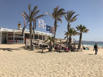 AMAZING OCEAN VIEW MODERN APARTMENT WITH FREE WiFi.