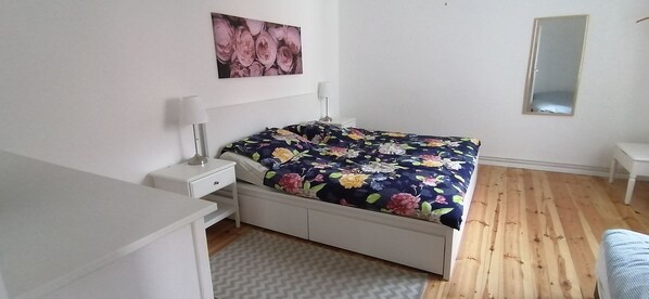 2 bedrooms, WiFi, bed sheets