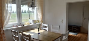 Dining - Bullerbü in Brandenburg, Romantisches Ferienhaus in Ruhiger Lage 10 Min. zum See (Nuthe-Urstromtal)