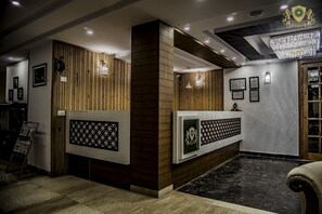 Reception - Hotel De Exotica Crest Theog (Theog)