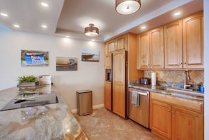 Interior - 11th fl. Oceanfront view plus parking and pool (San Diego)