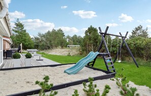 Children’s area - Gorgeous home in Blåvand with sauna (Blåvand)