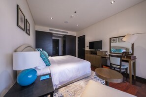 ลักซ์ชัวรี่อพาร์ทเมนท์ | 1 ห้องนอน, ตู้นิรภัยในห้องพัก, โต๊ะทำงาน, ผ้าม่านกันแสง