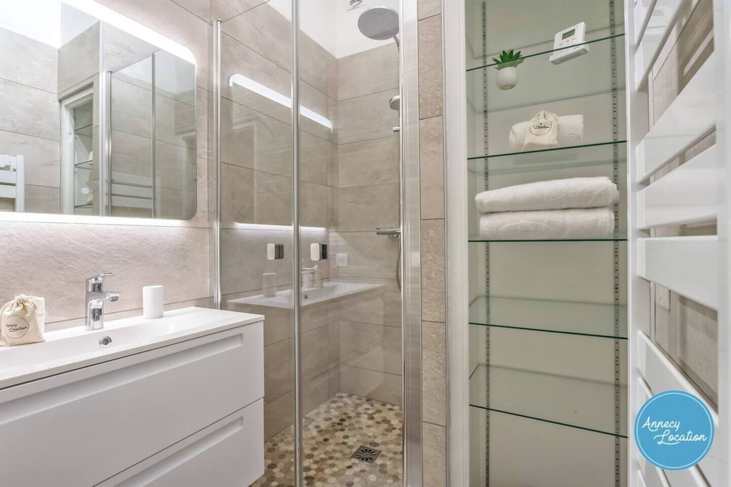 Towels, soap, shampoo, toilet paper