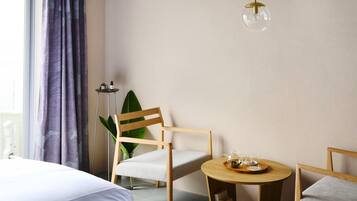 Basic Twin Room | Premium bedding, individually decorated, individually furnished