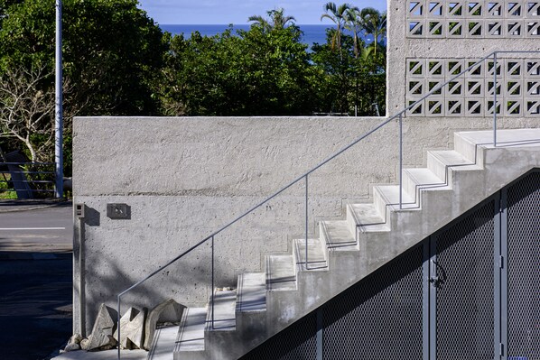 Exterior - Meguru Ishigaki (Ishigaki)