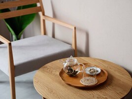 Basic Twin Room | Premium bedding, individually decorated, individually furnished