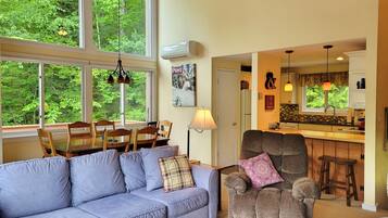 Télévision, cheminée