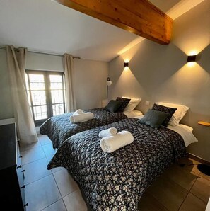 2 chambres, bureau, fer et planche à repasser, Wi-Fi gratuit