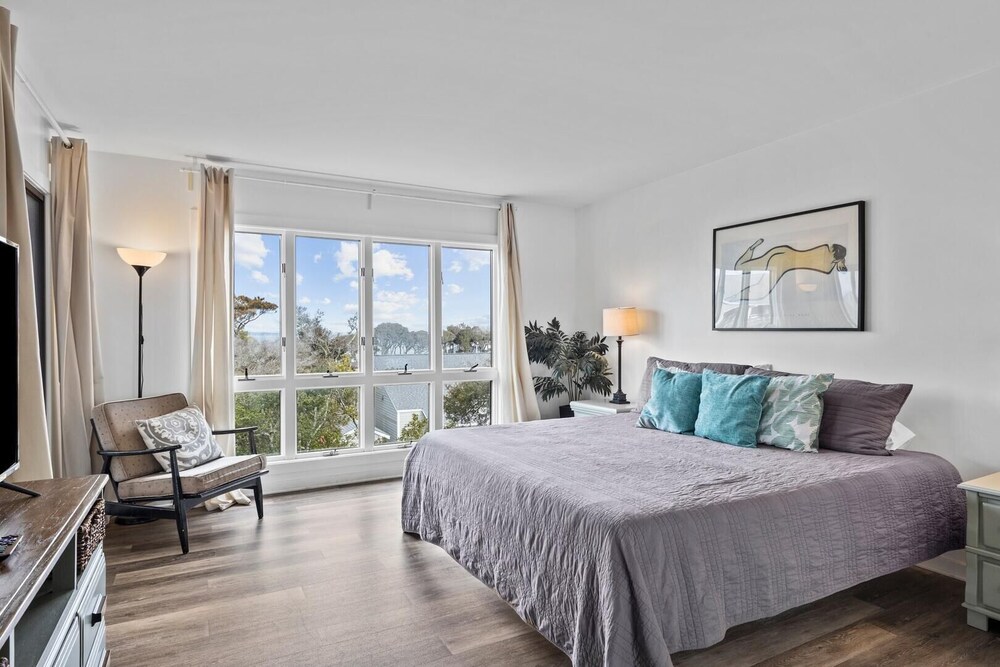 Stunning Soundview CondoWestport II Unit E22 Pine Knoll Shores Vrbo