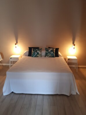 1 bedroom, WiFi, bed sheets