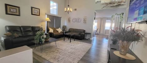 TV, fireplace, offices