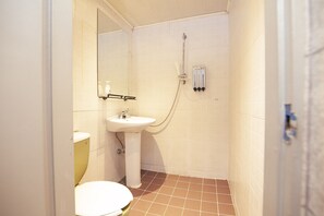 Individually decorated, individually furnished, blackout drapes - Maison Yongsan Hotel (Seoul)