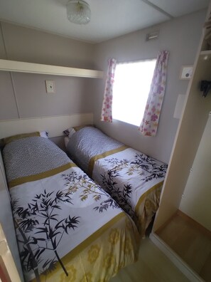 2 bedrooms